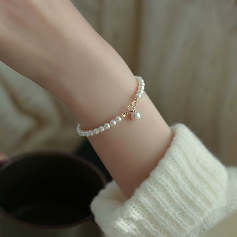 Elegant Floral Silver Cuff Bracelet - Nocini