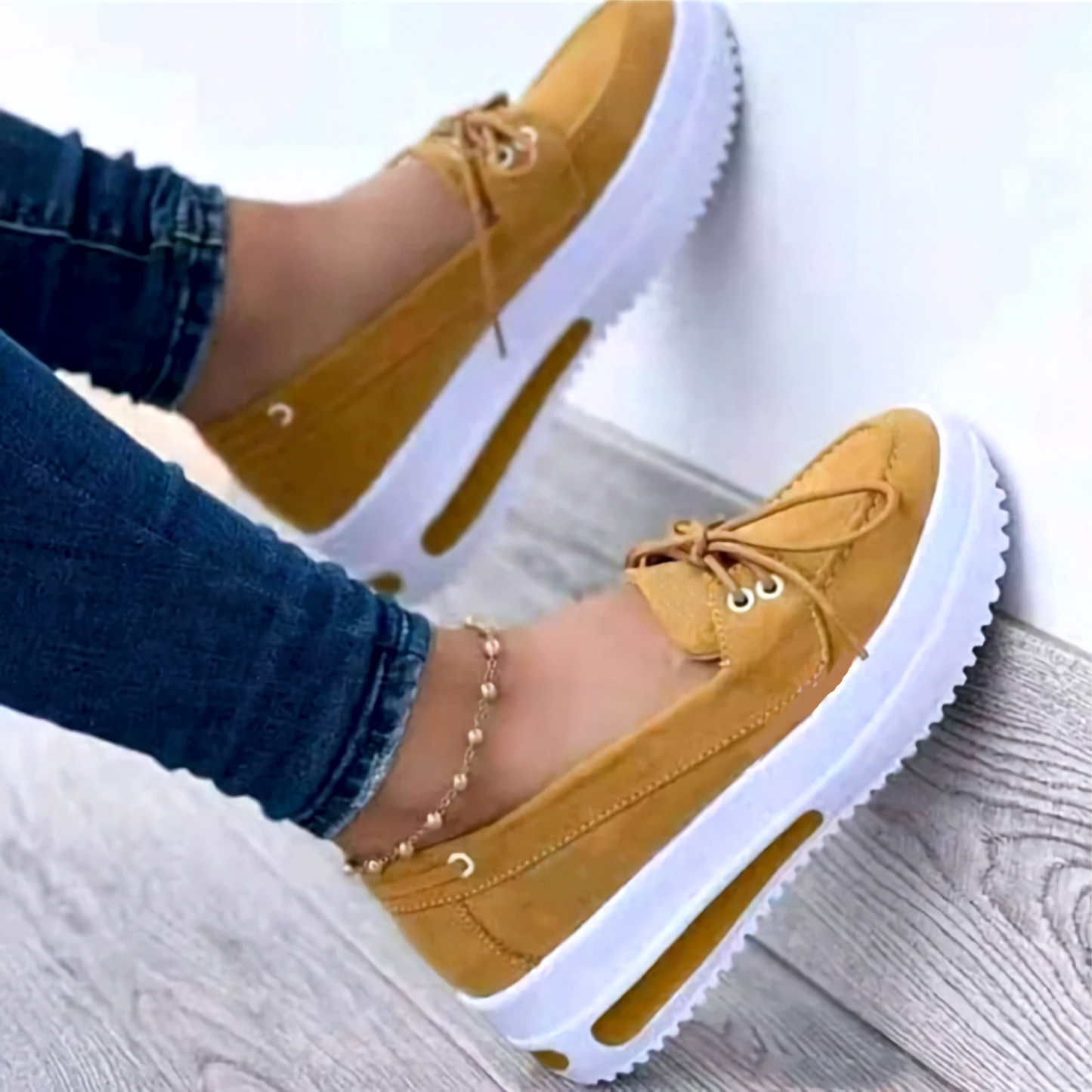 Women's Sailing Shoes - Premium Leather - Thick Grip Sole - Adjustable Lace-Up