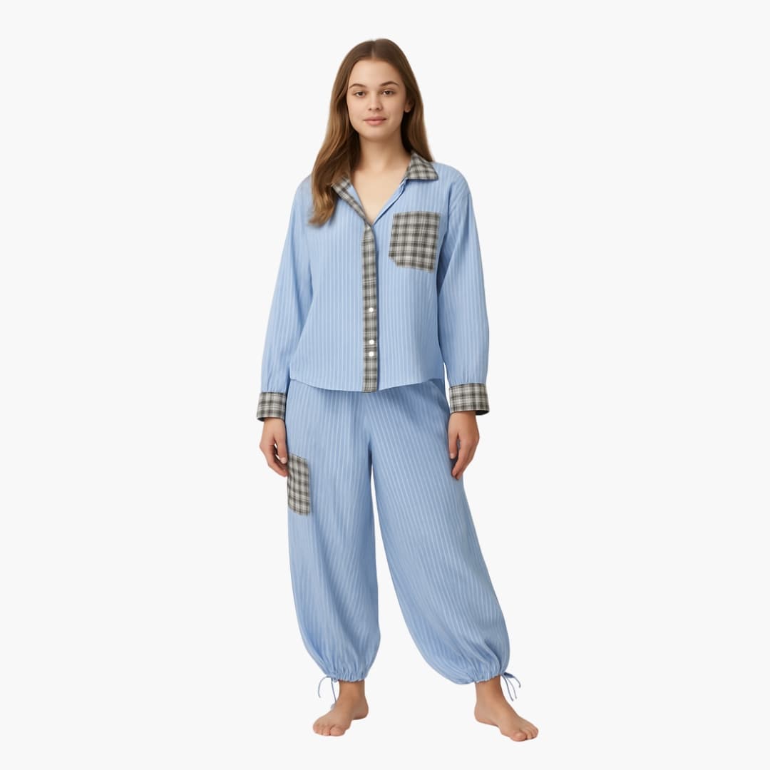 Ladies Comfortable Sleepwear Set with Pants and Top