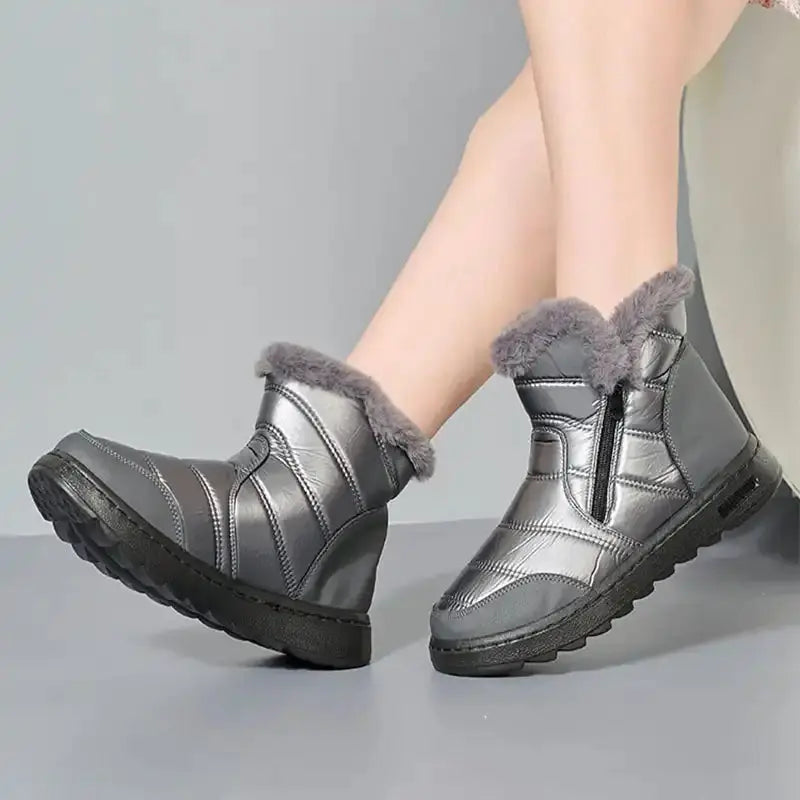 Cozy Women's Insulated Snow Boots - Warm and Fashionable
