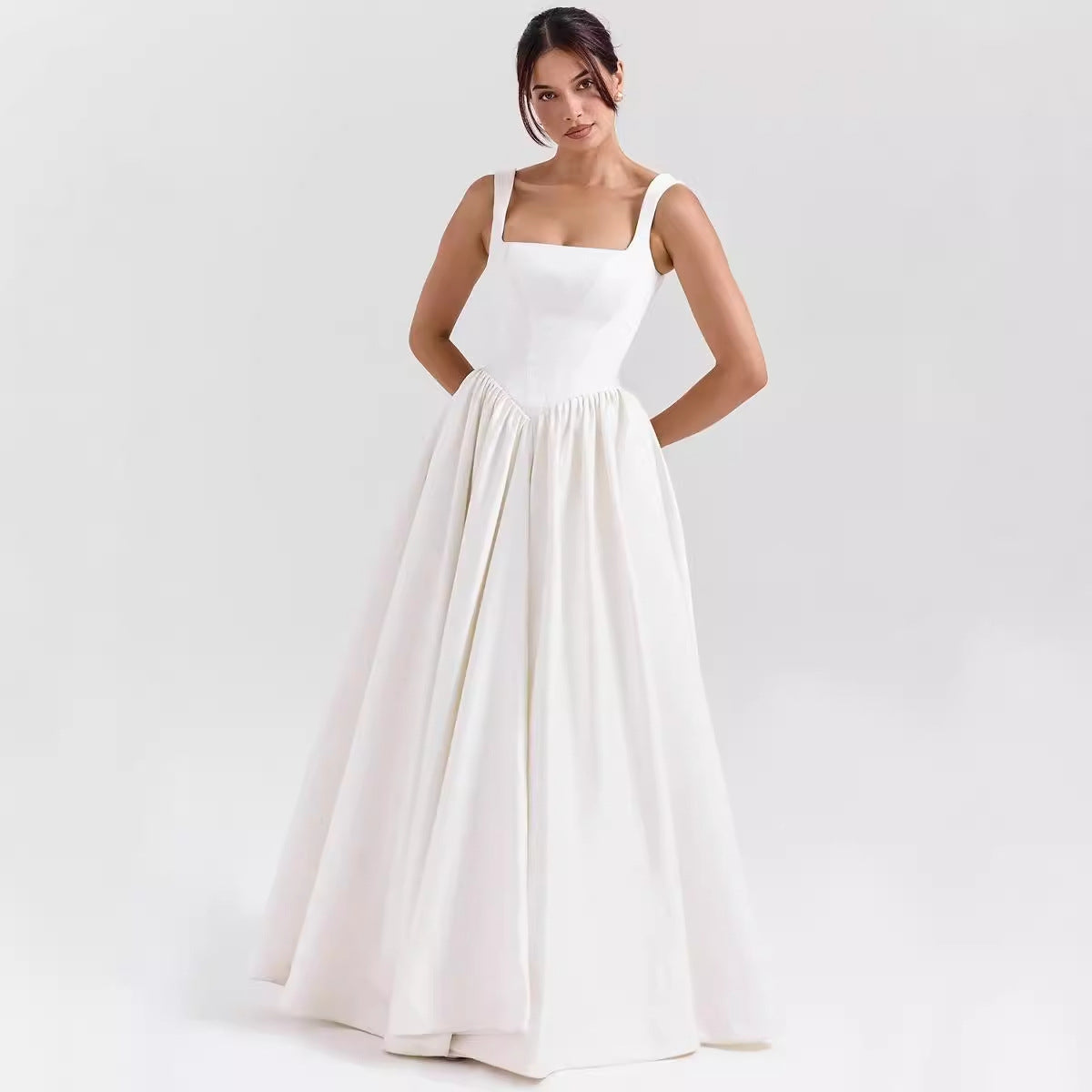 Women's Flowy Maxi Dress with Fitted Waist - Nocini