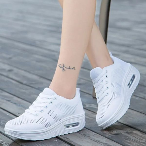 Lightweight Women's Running Shoes Comfortable Fit