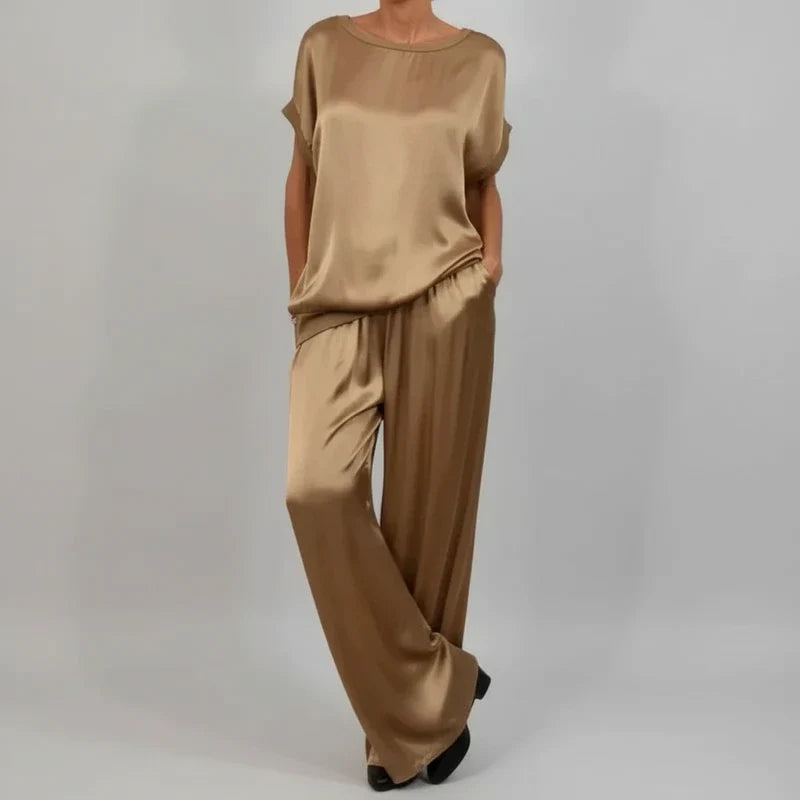 Comfortable 2 Piece Outfit for Ladies