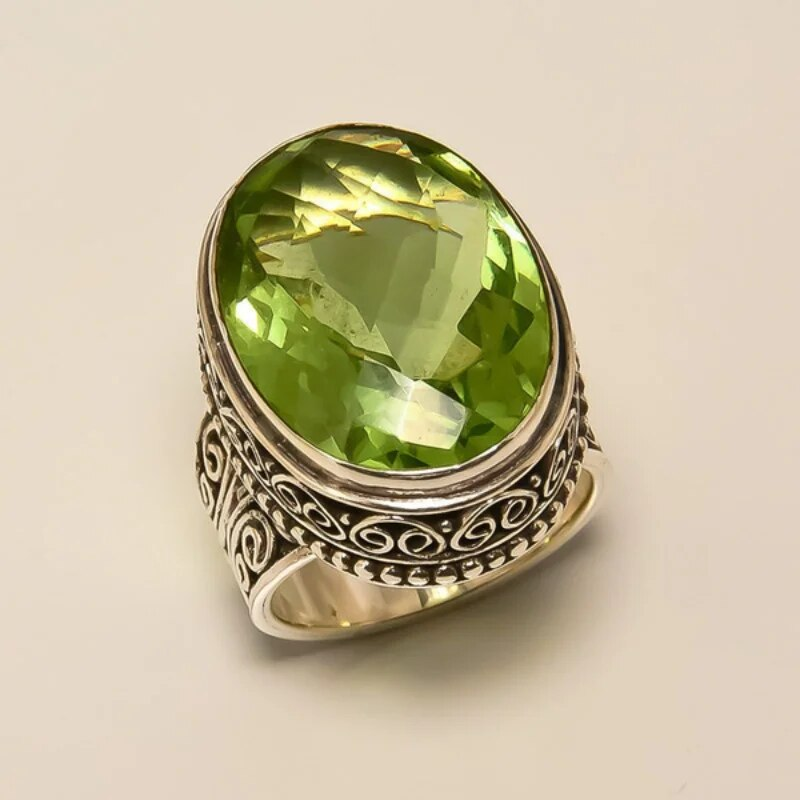 Elegant Green Gemstone Ring - Nocini