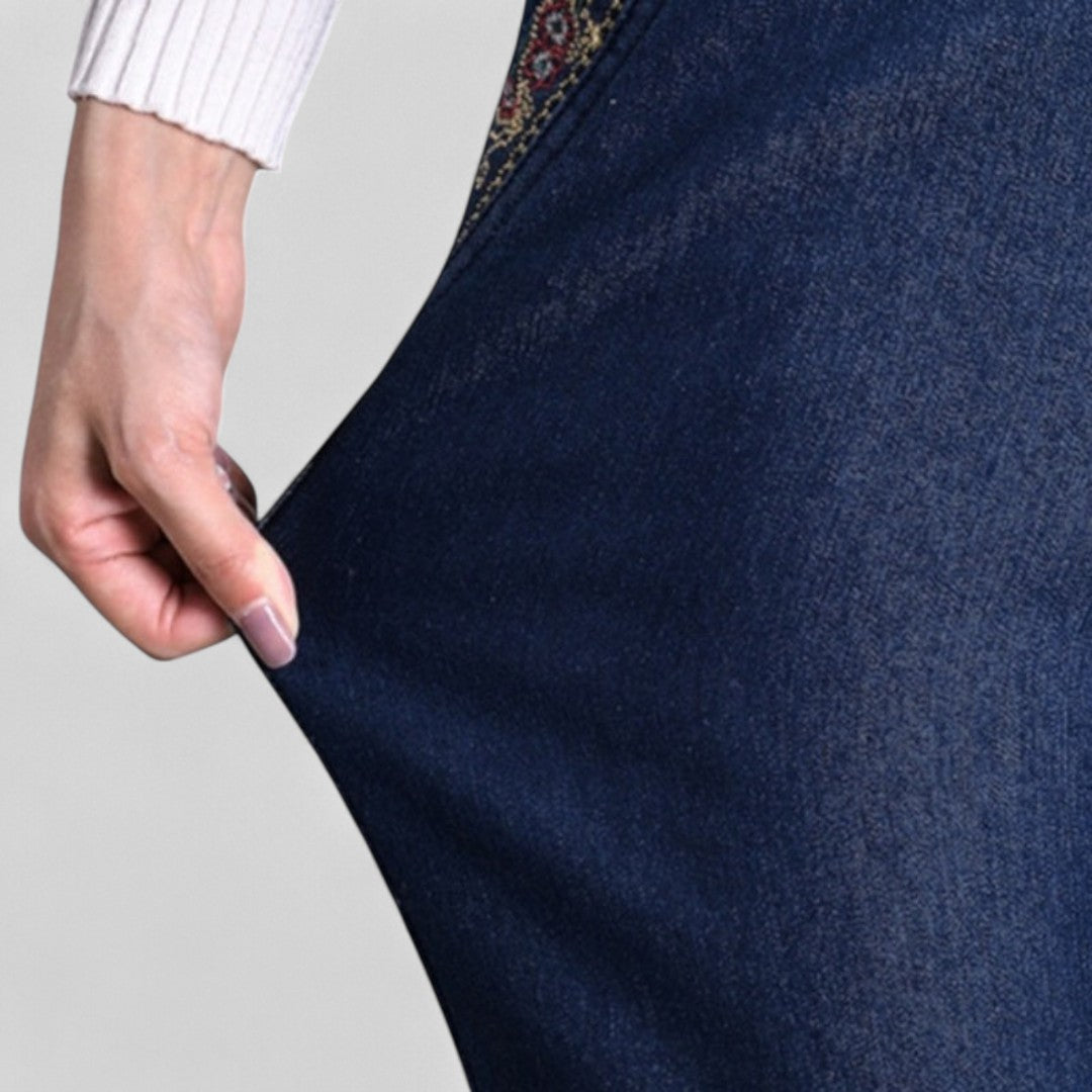Comfortable Women's Slim Fit Elastic Waist Jeans