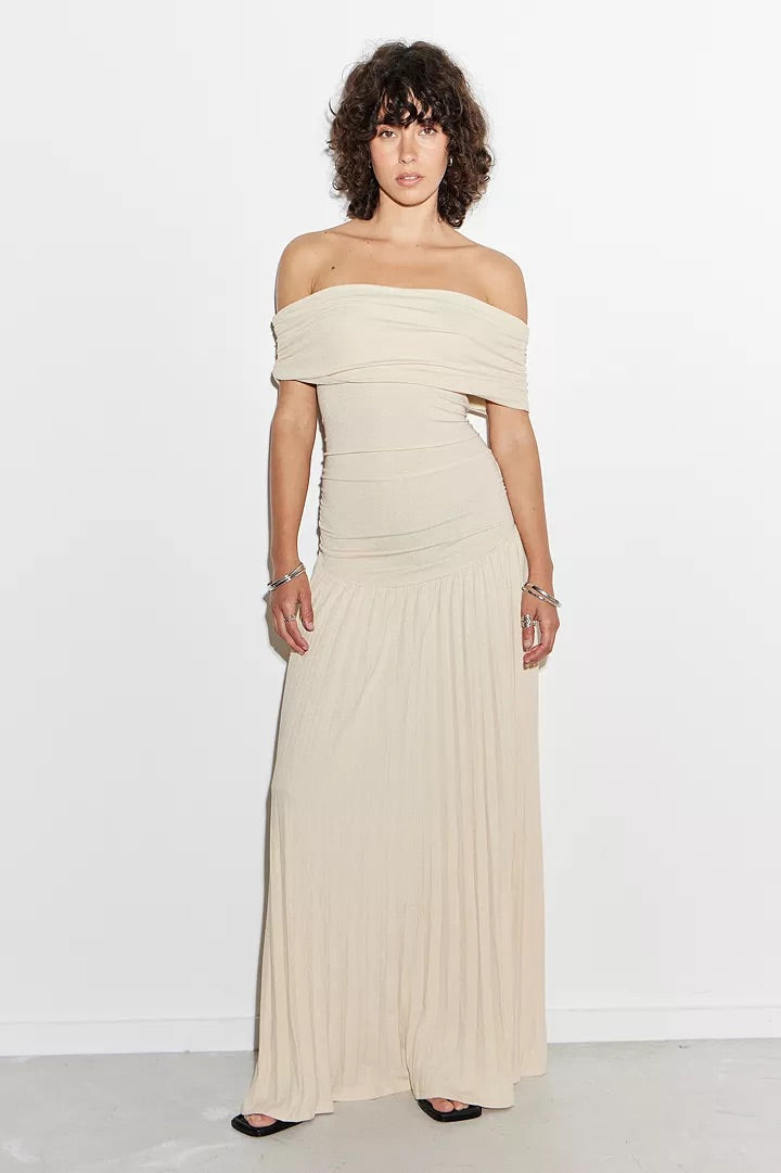 Lightweight Maxi Dress for Easy Summer Fashion
