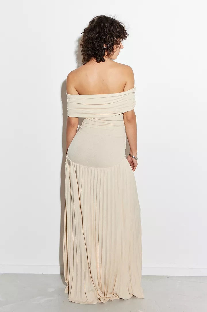 Lightweight Maxi Dress for Easy Summer Fashion