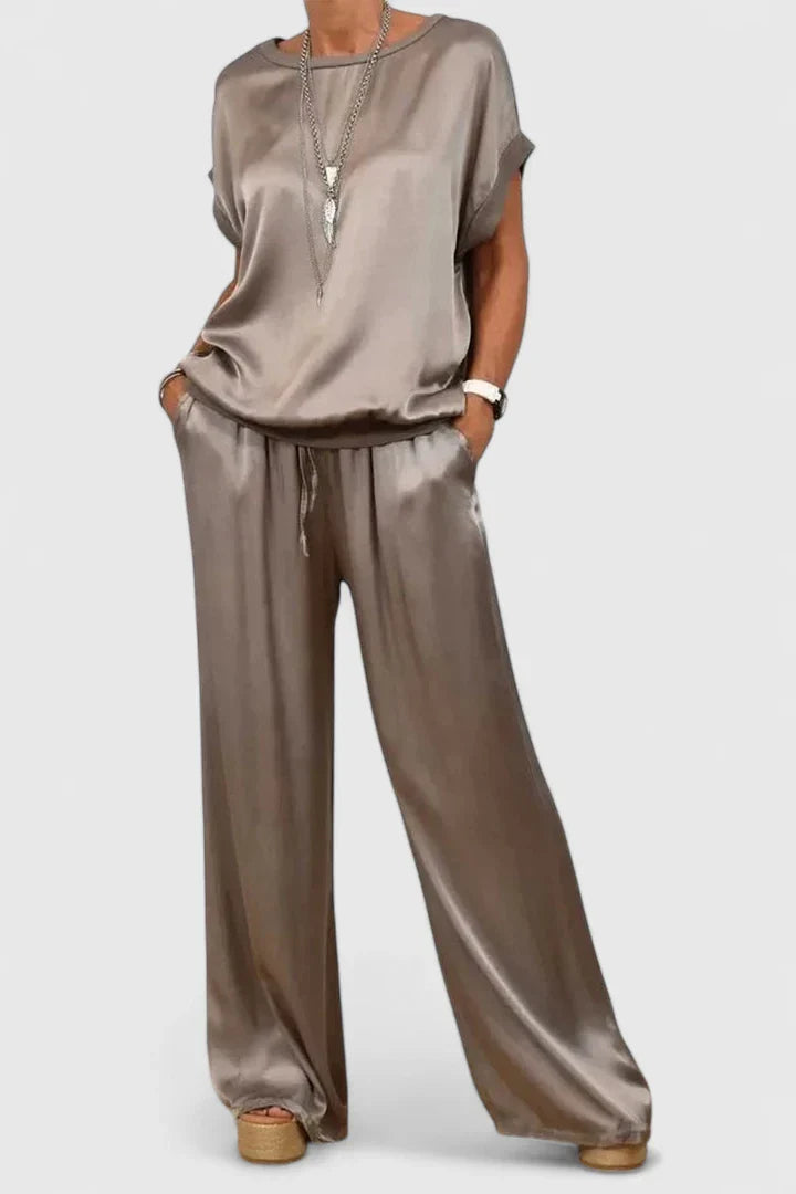 Relaxed Fit 2-Piece Outfit Set