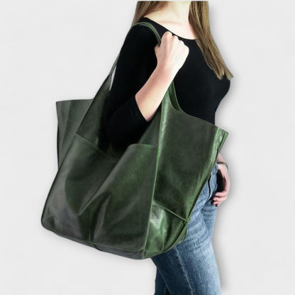 Large Fashionable Women's Travel Bag