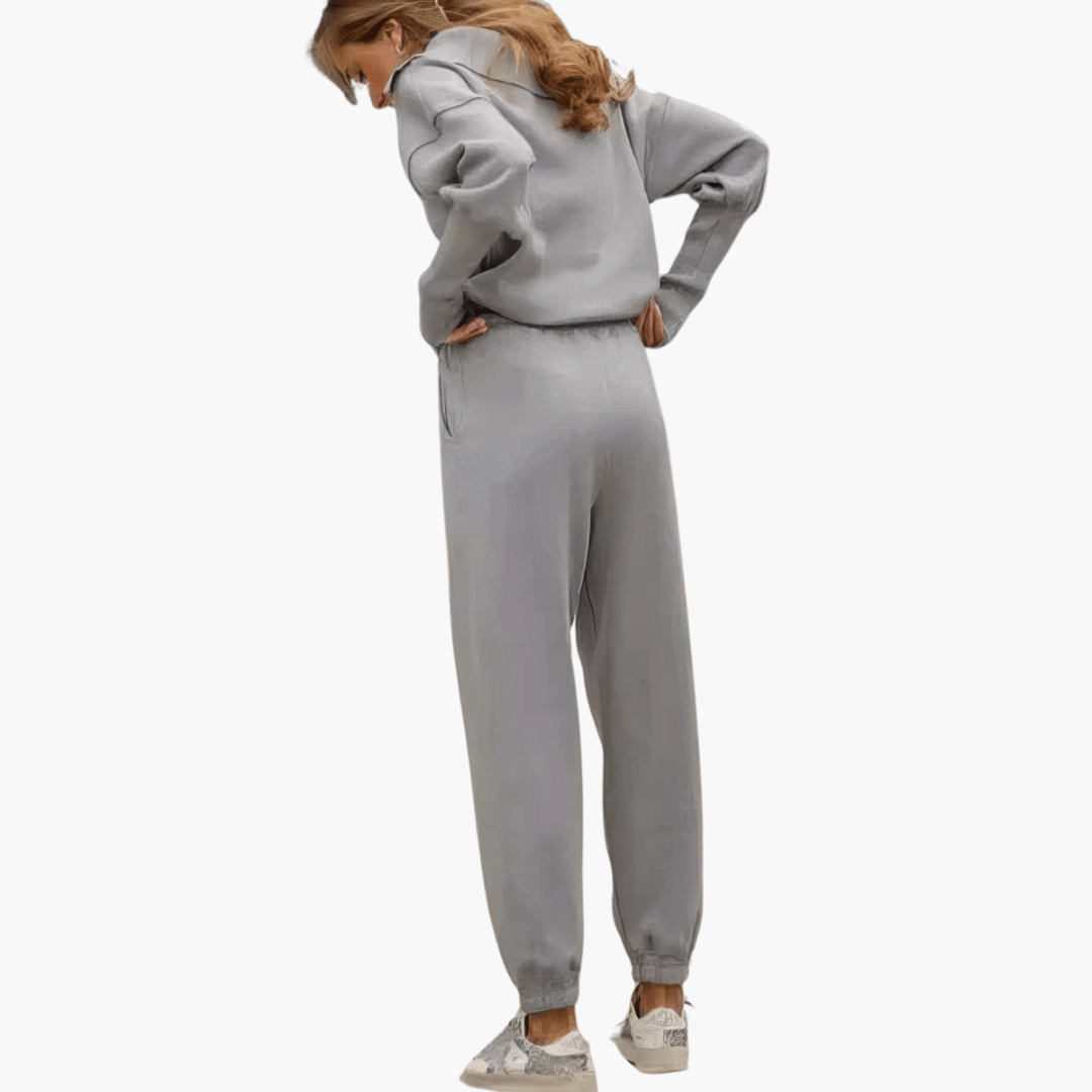 Classic 2-Piece Outfit for Women