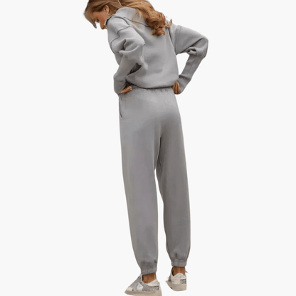 Classic 2-Piece Outfit for Women