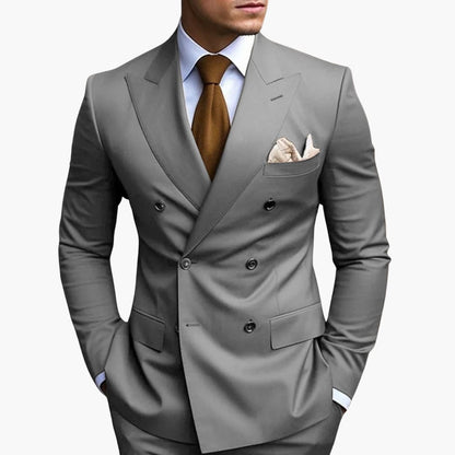 Classic 2 Piece Suit with Peak Lapels and Buttons