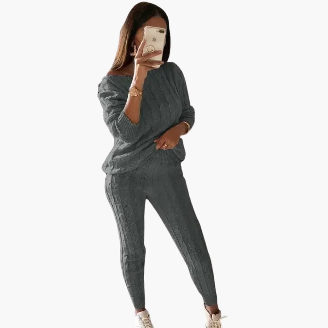 Cozy Women's Knit Sweater with Stretchy Waist