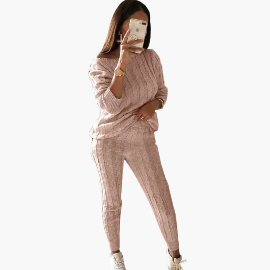 Cozy Women's Knit Sweater with Stretchy Waist