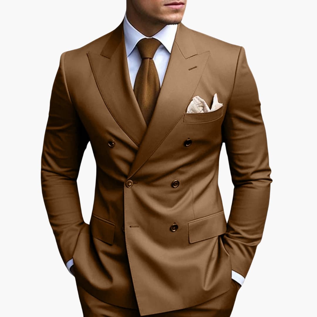 Classic 2 Piece Suit with Peak Lapels and Buttons