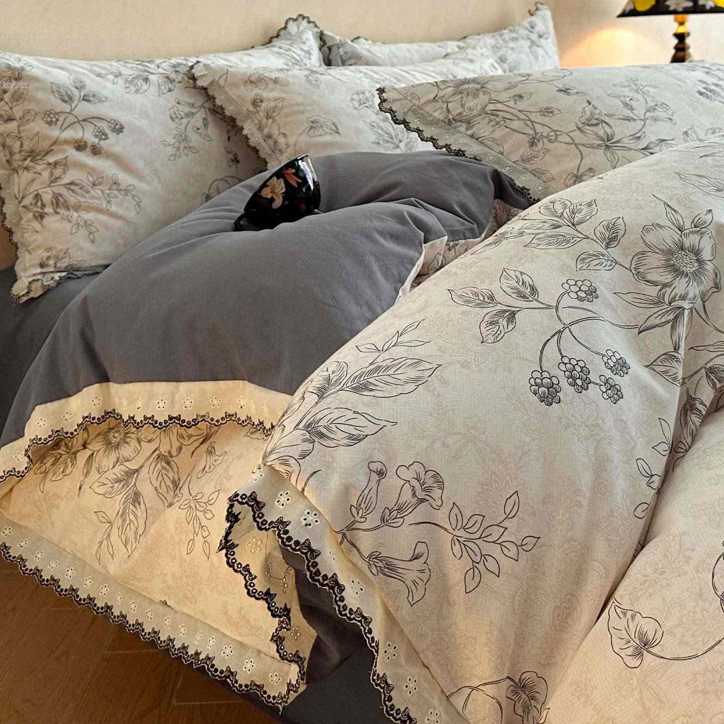 Elegant Flower Pattern Soft Bed Sheets Set - Nocini