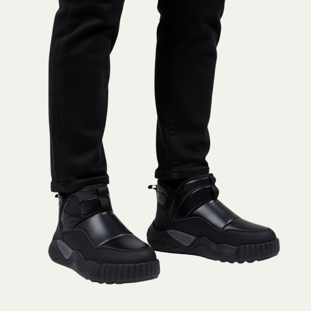Warm Waterproof Men's Snow Boots with Good Grip
