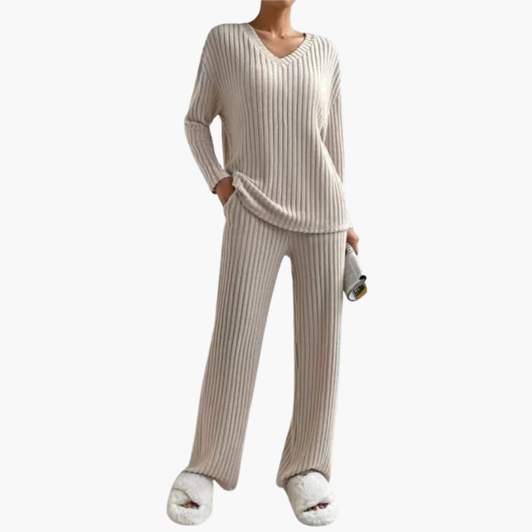 Comfy Women's V-Neck Ribbed Pajama Set - Olytrend