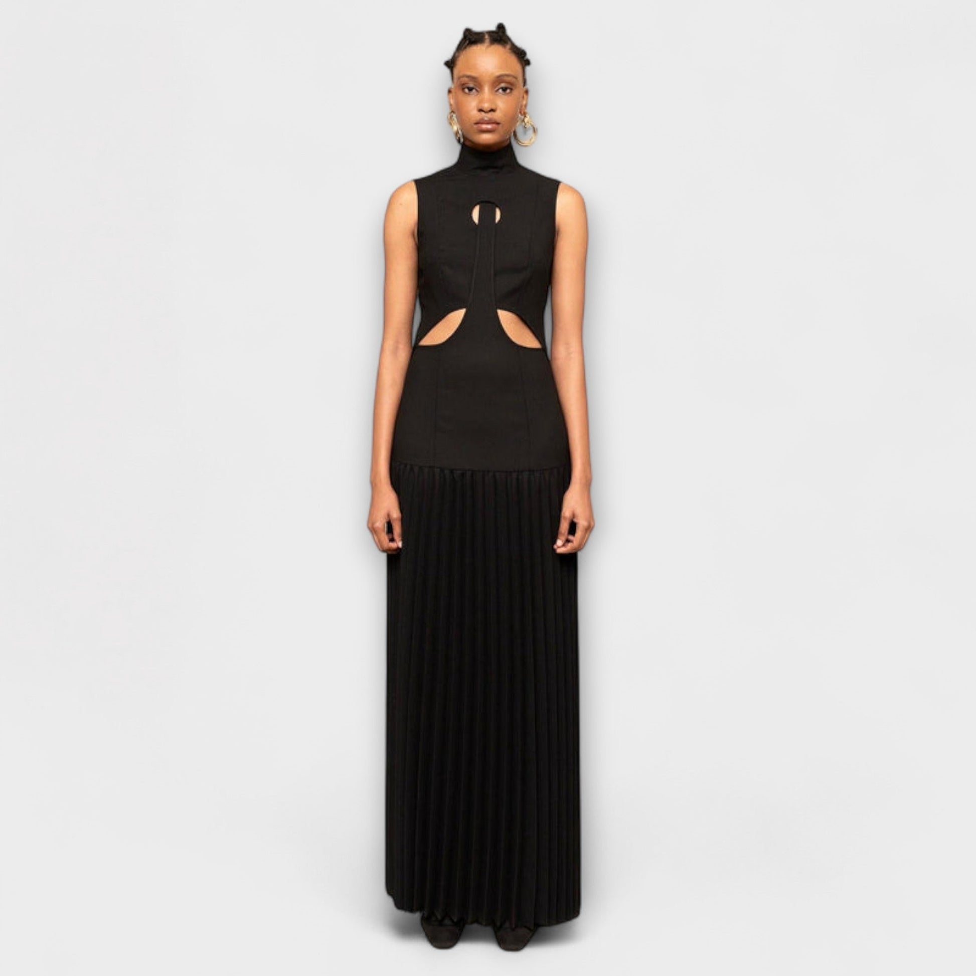 Elegant Long Dress with Pleats and Trendy Cutouts - Nocini