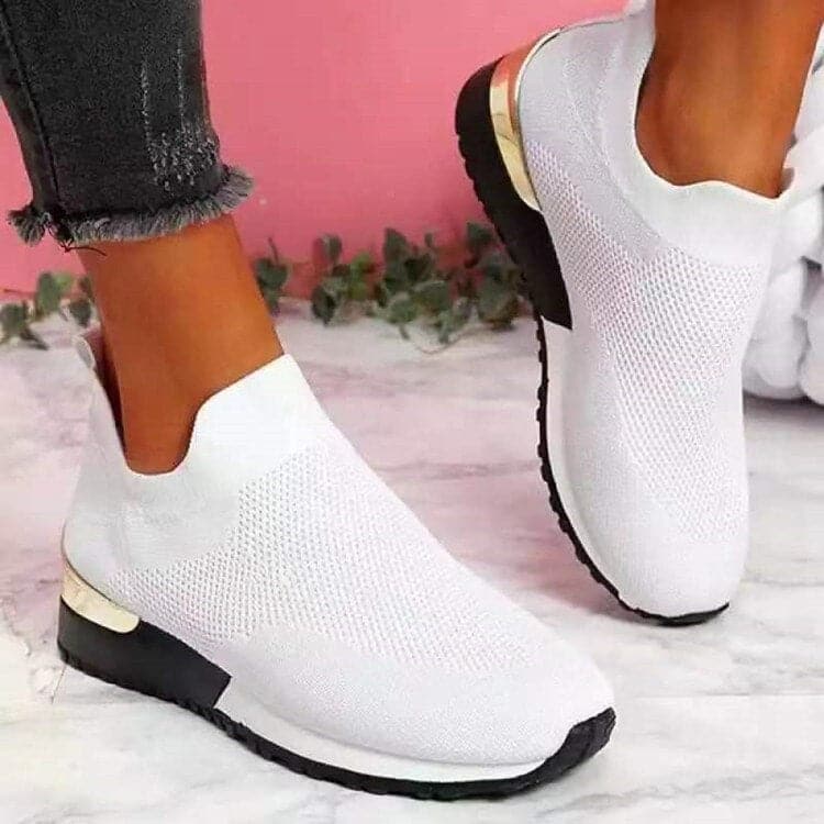 Women's Lightweight Slip-on Shoes - Nocini