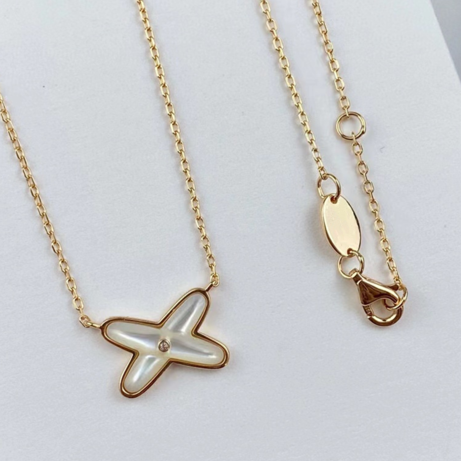 Elegant Silver and Gold Cross Necklace - Pexav