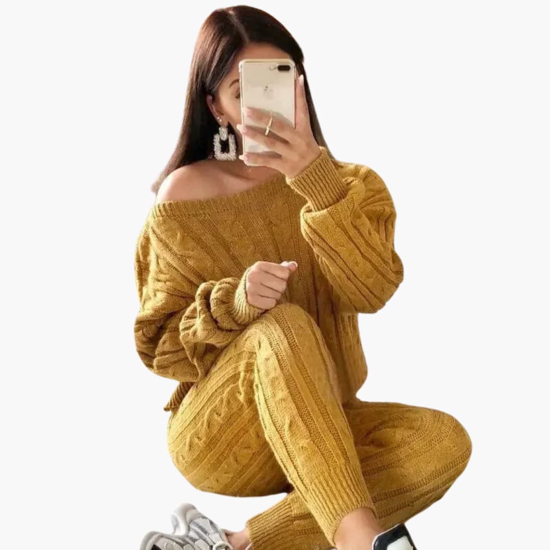 Cozy Women's Knit Sweater with Stretchy Waist