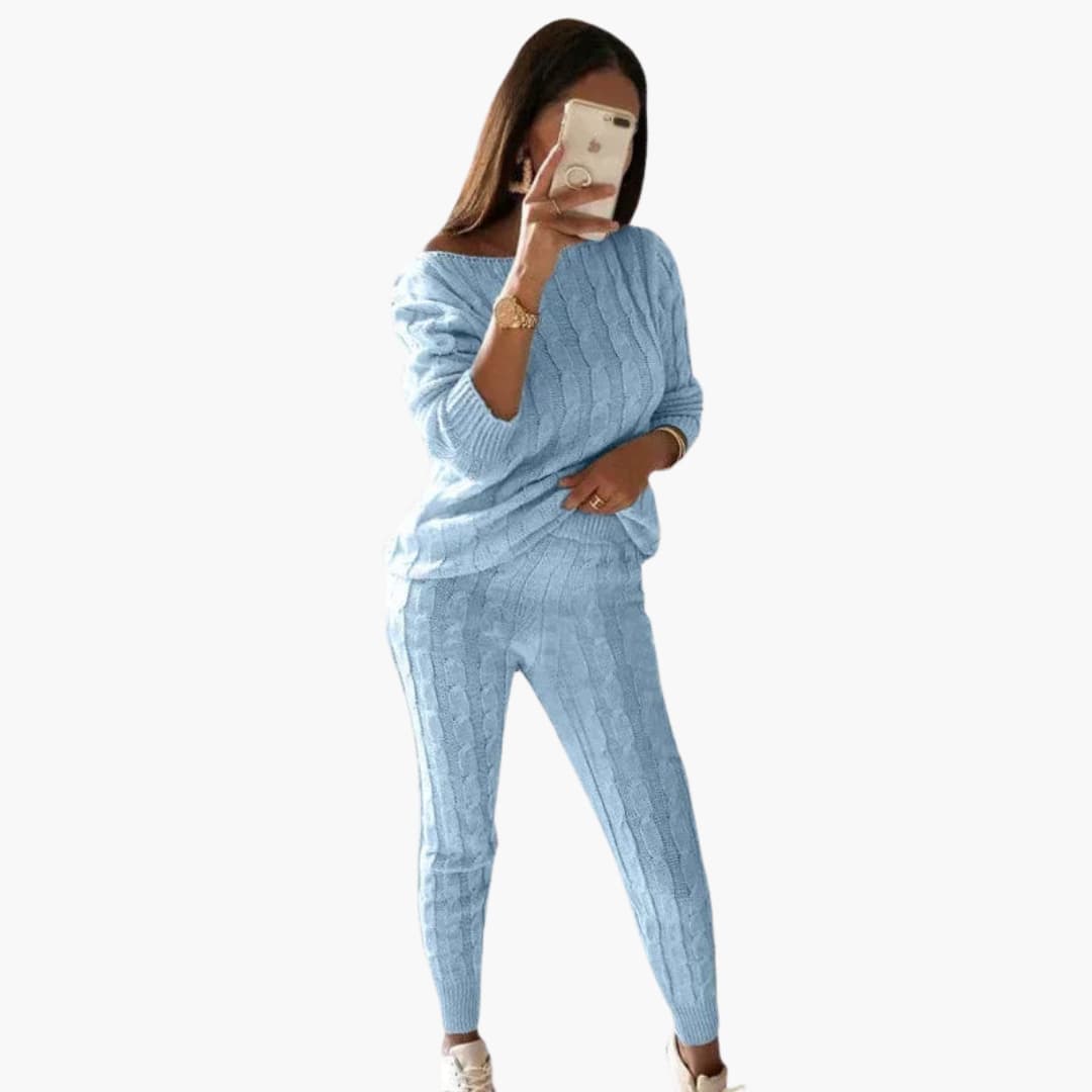 Cozy Women's Knit Sweater with Stretchy Waist