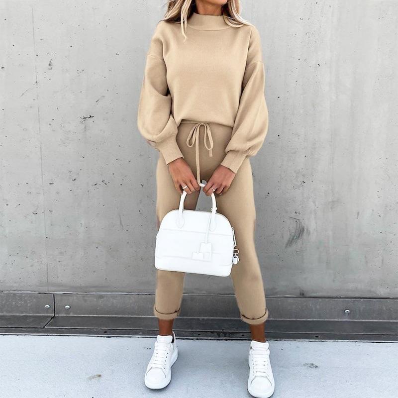 Women's Active Wear Set - Soft Sweatshirt & Leggings