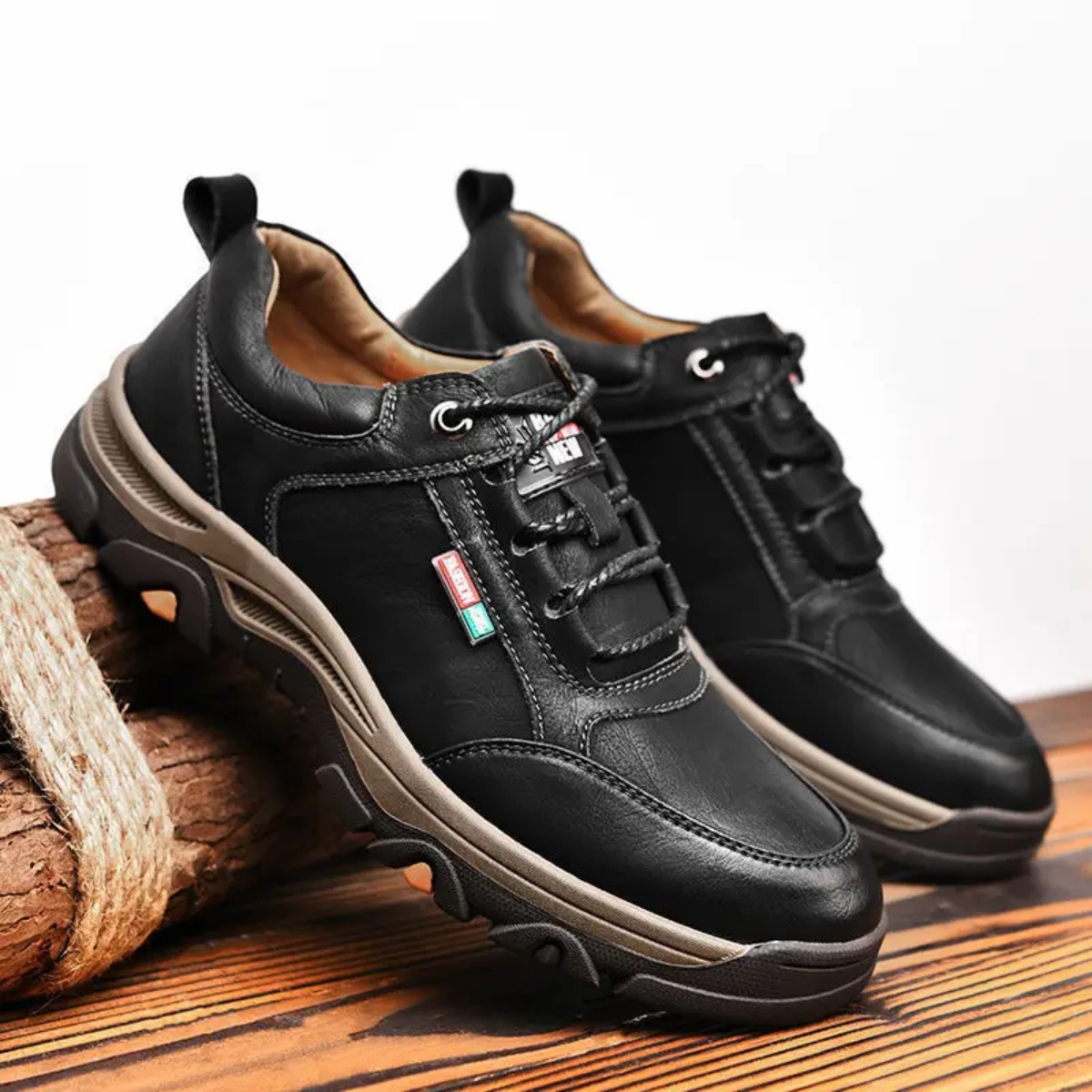 Relaxed Fit Men's Leather Lace Up Sneakers