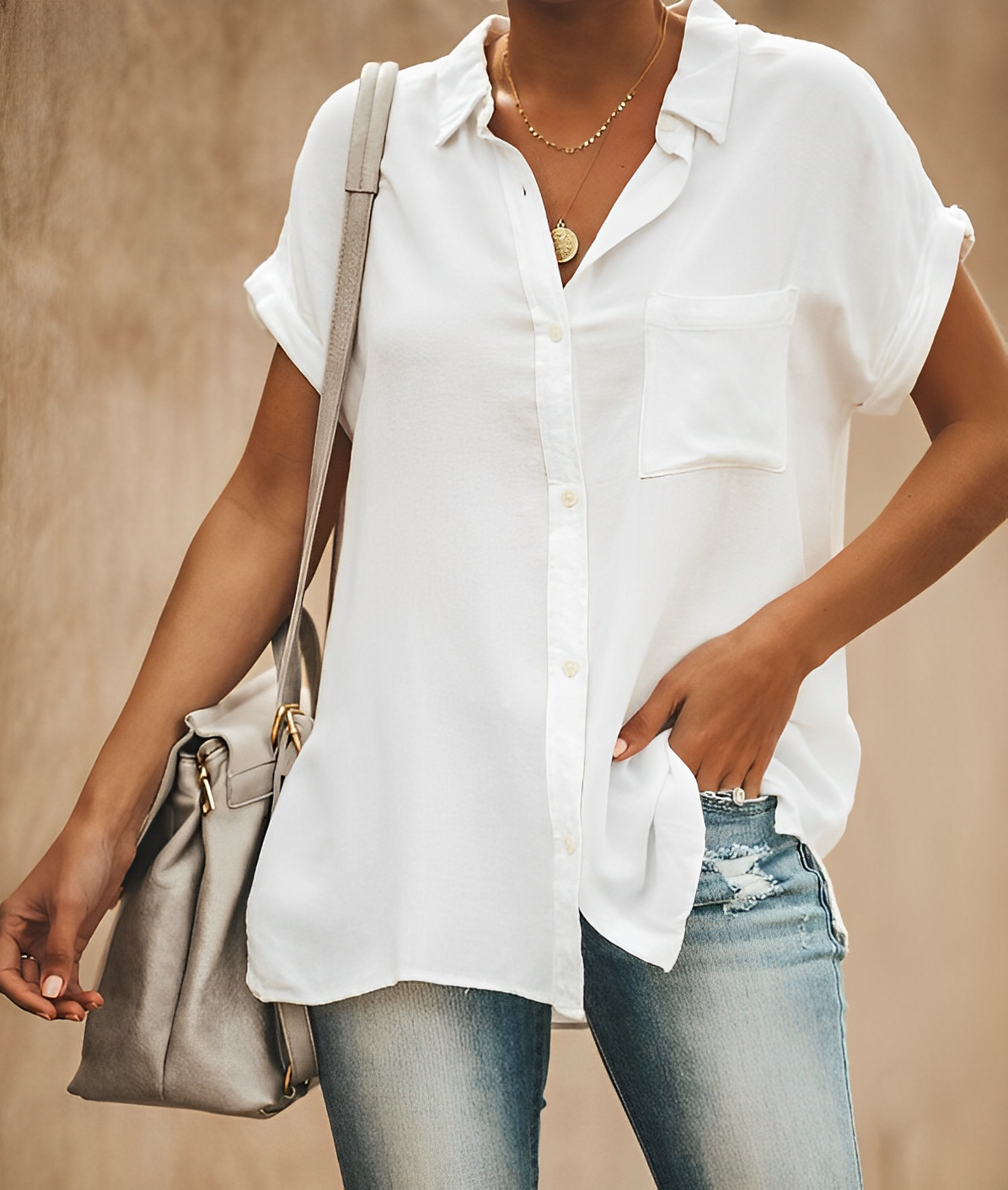 Casual Fit Women's Button Shirt with Pockets - Nocini
