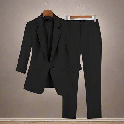 Kvindedragt - Elegant Blazer med Knap - Slim Fit Bukser