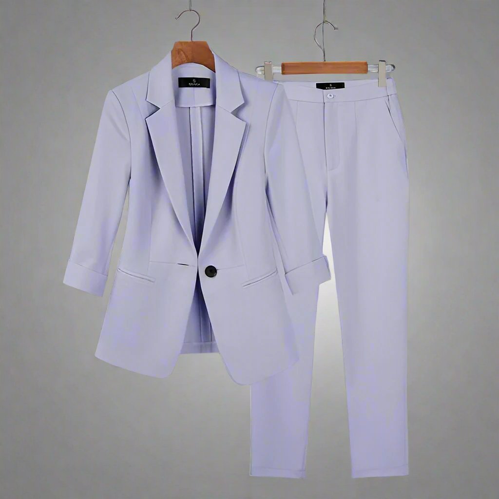 Kvindedragt - Elegant Blazer med Knap - Slim Fit Bukser