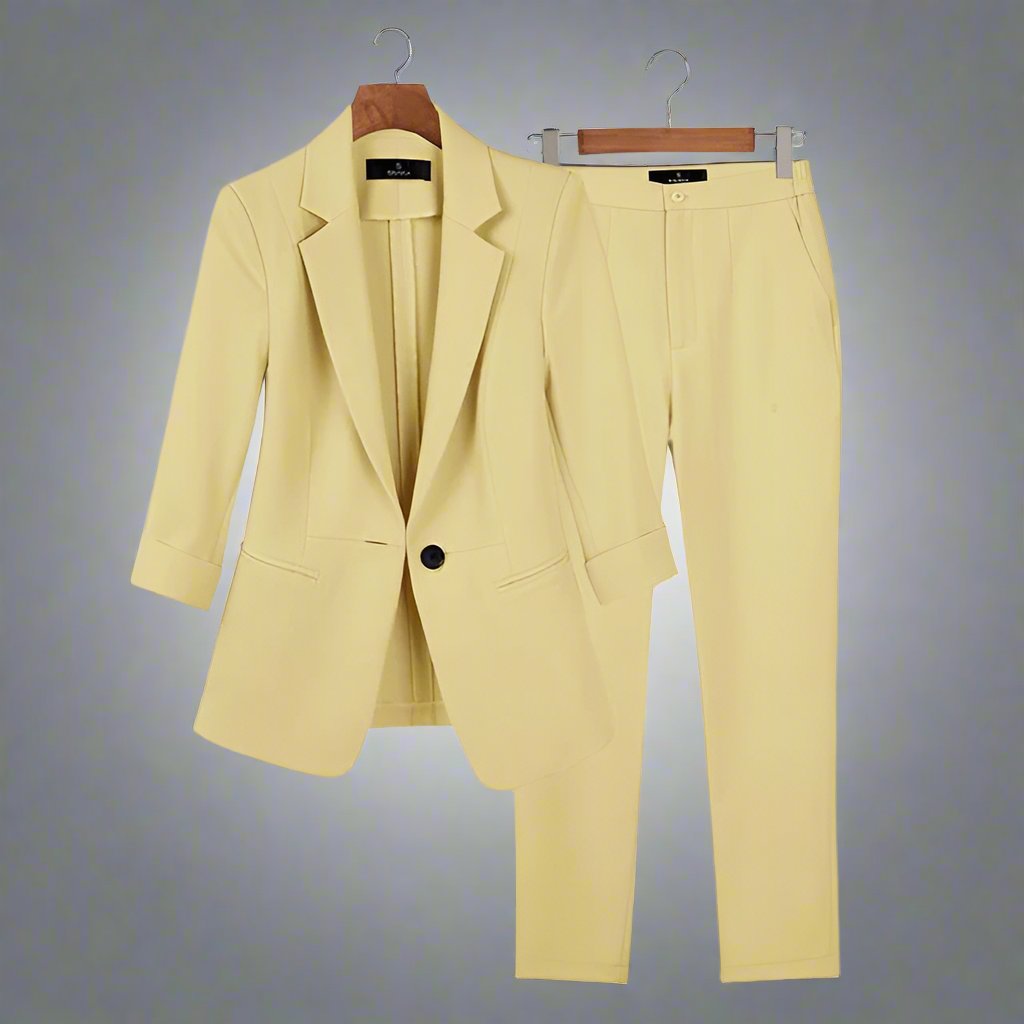 Kvindedragt - Elegant Blazer med Knap - Slim Fit Bukser