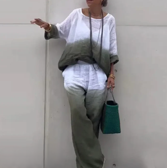 Comfortable Women's Outfit - Relaxed Fit Top & Trousers