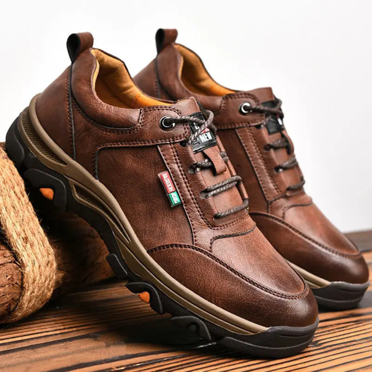 Relaxed Fit Men's Leather Lace Up Sneakers