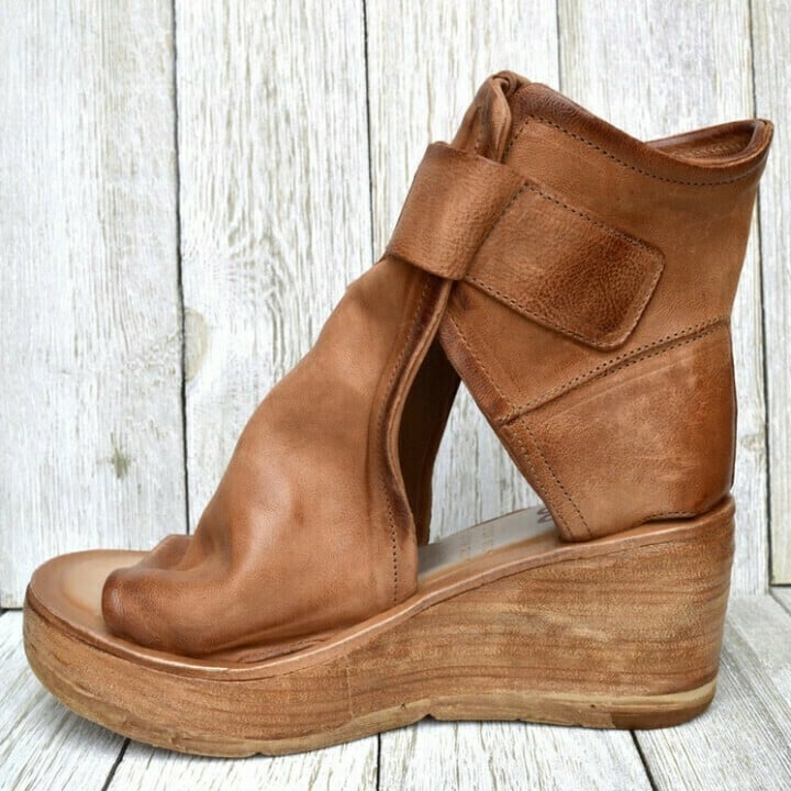Summer Wedge Sandals with Buckle Strap