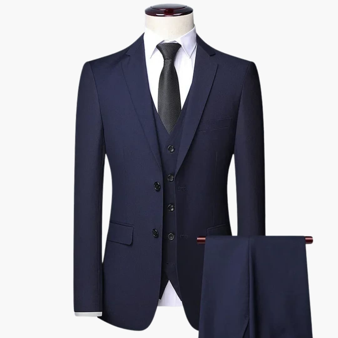 Traditional Mens 3-Piece Business Suit