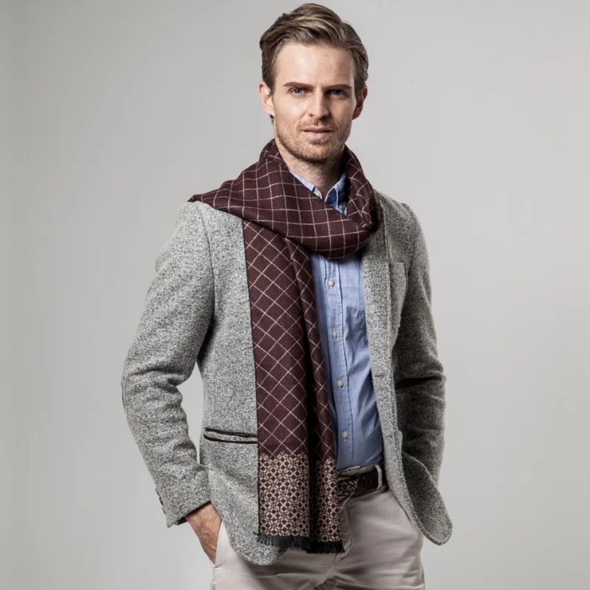 Luxury Men's Burgundy Wool Scarf