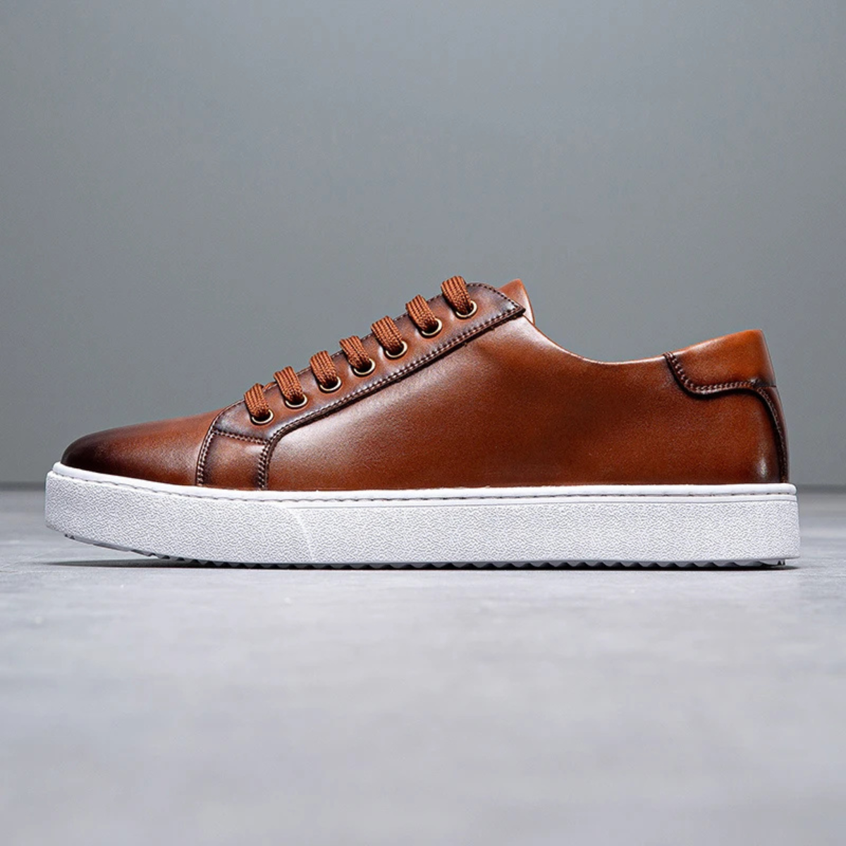 Comfortable Men's Vintage Low Top Sneakers