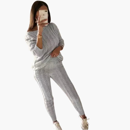 Cozy Women's Knit Sweater with Stretchy Waist