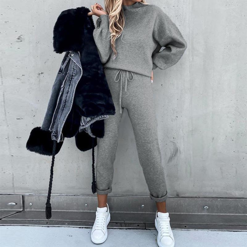 Women's Active Wear Set - Soft Sweatshirt & Leggings