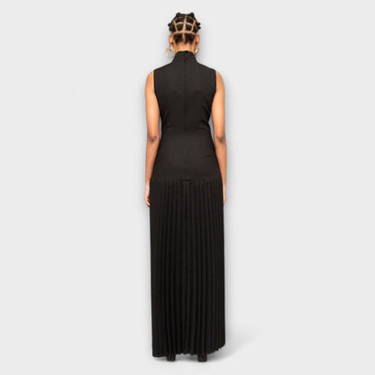 Elegant Long Dress with Pleats and Trendy Cutouts