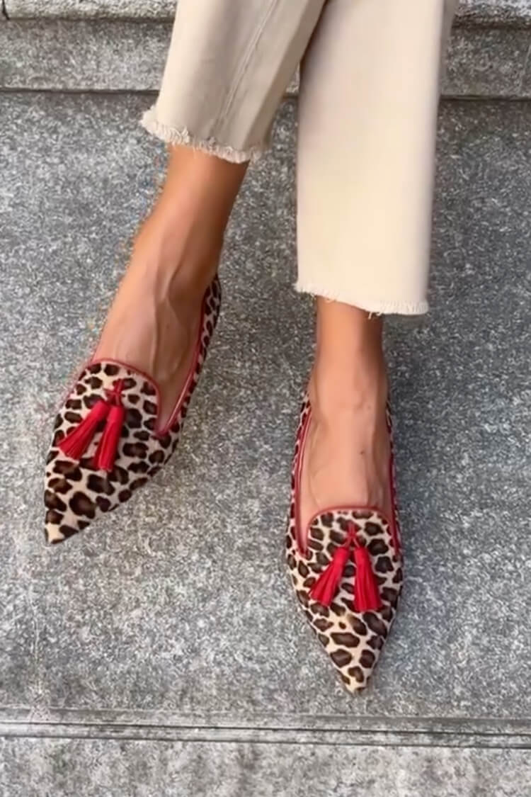 Elegant Ladies Loafer with Red Detailing