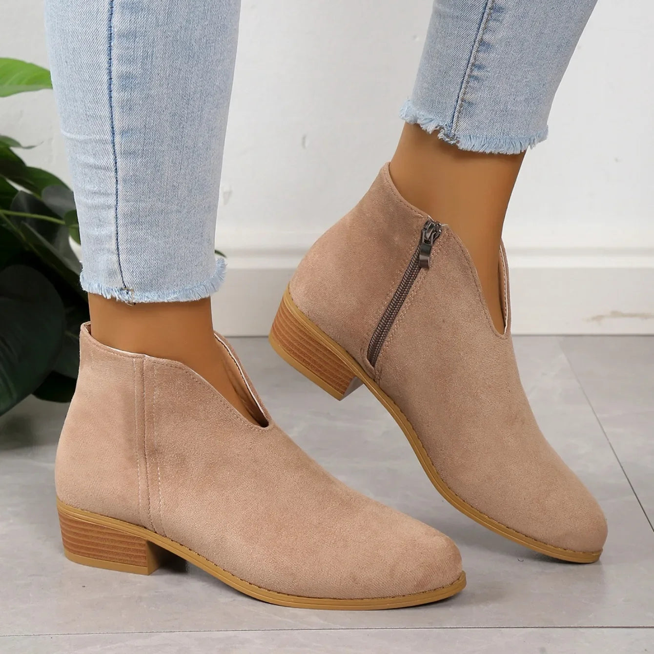 Fashionable Leather Low Heel Boots for Women