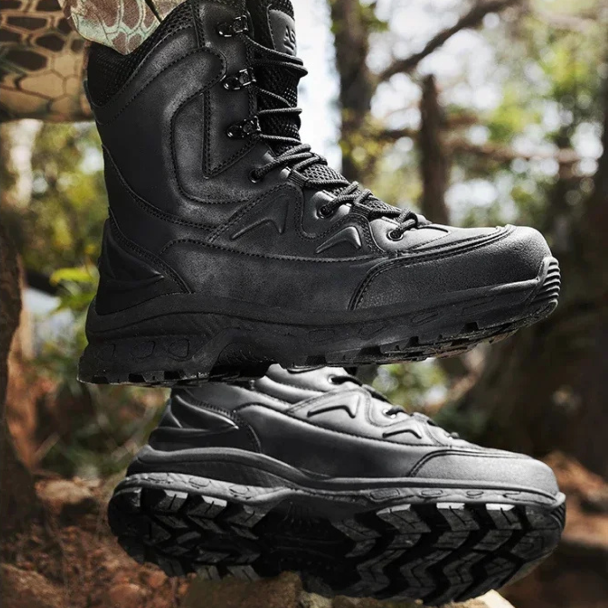 Rugged Outdoor Men's Insulated Waterproof Snow Boots