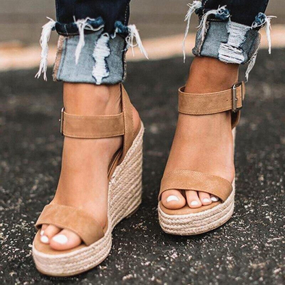Comfortable Flat Buckle Summer Sandals