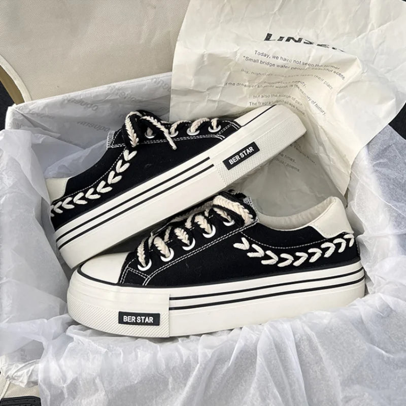 Comfortable Lace Up Canvas Shoes