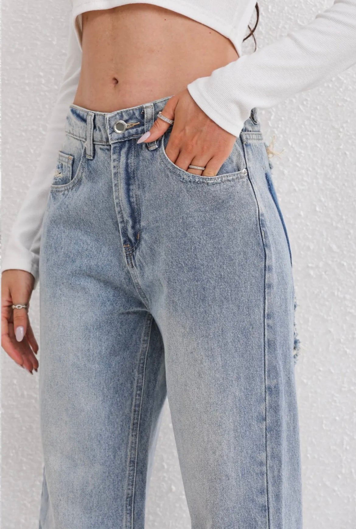 Distressed Classic Fit Women's Jeans