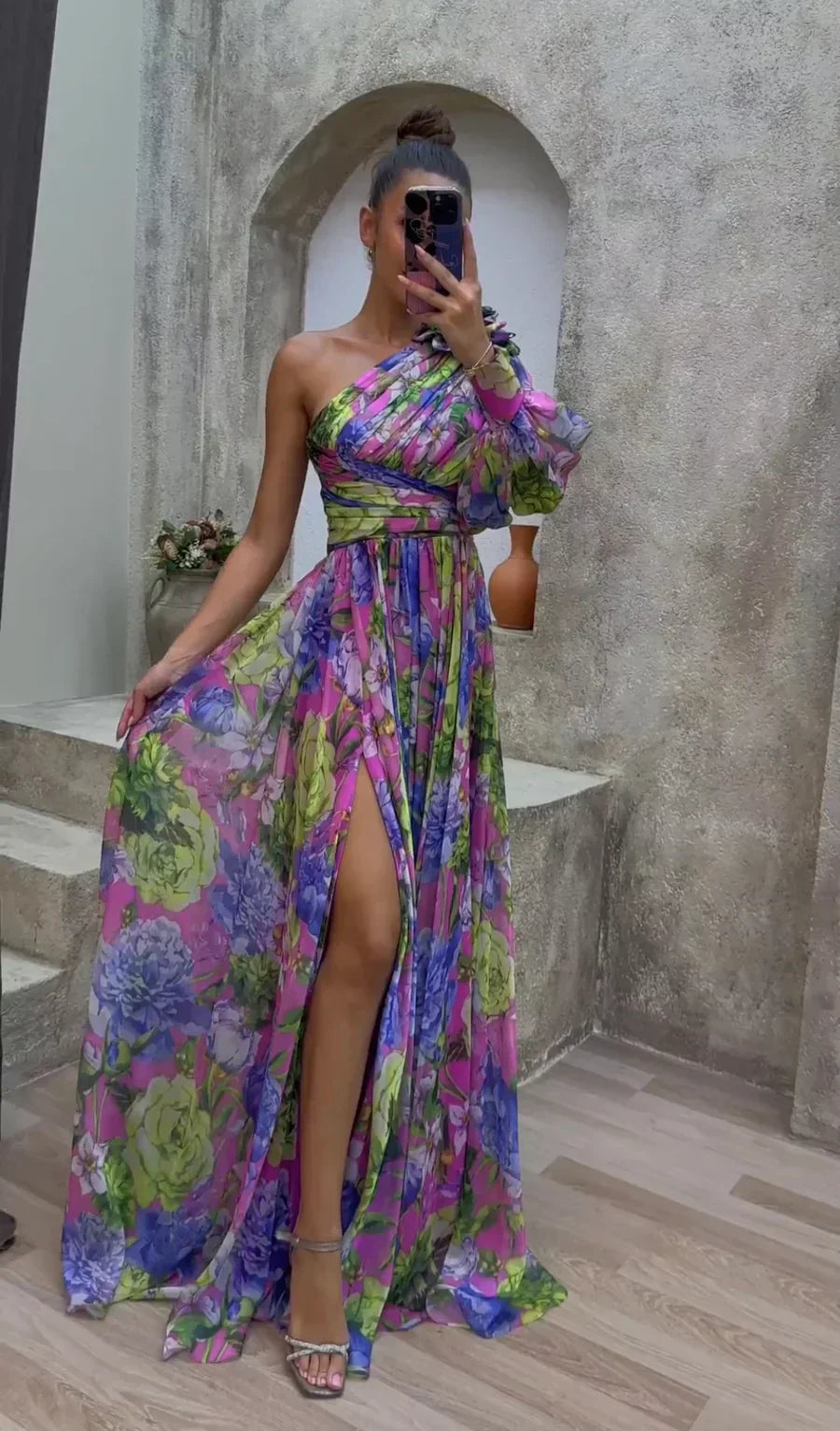 Elegant Maxi Dress with Flowy Long Sleeves - Olytrend