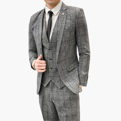 Classic 3 Piece Suit with Blazer and Check Design